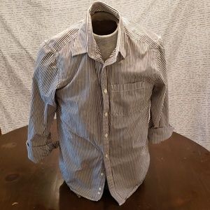 old navy "ON" Womans Button Down. -sexy profession